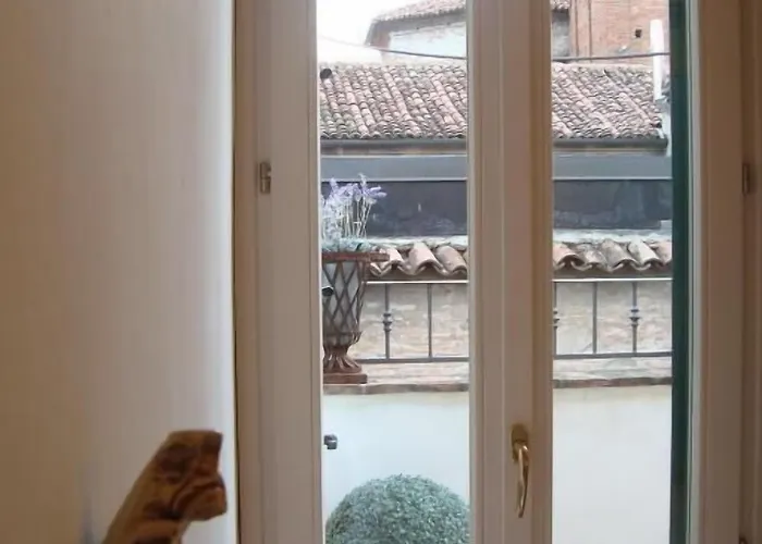 Le Stanze Di Torcicoda Panzió Ferrara